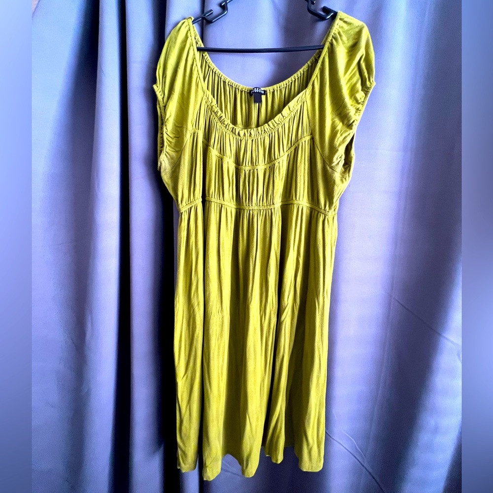 Plus size - Soft & Casual Green Dress extremely comfortable flattering